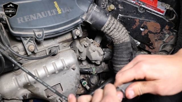 AĞIR BAKIMA TAM VAKTİNDE GELEN ARABANIN ŞANZIMAN YAĞI BAKIN NASIL ÇIKTI! (Renault Symbol 1.4 Motor) смотреть онлайн