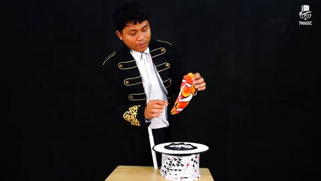 Folding Top Hat – Playing Card Pattern - 7 Magic Inc смотреть онлайн