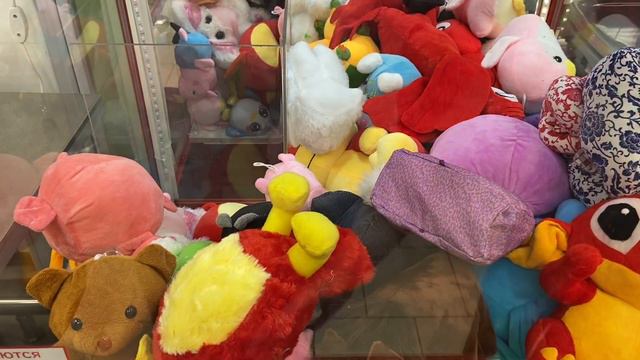 НА ЭТУ ИГРУШКУ ВСЕГДА ХОЧЕТСЯ ПОИГРАТЬ В АППАРАТЕ ИГРУШЕК 🥰 смотреть онлайн