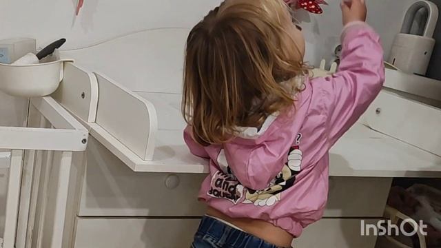 Щенкам йоркширского терьера 52 дня. Гигиенические процедуры и обработка от паразитов.