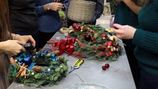 Школа флористики Vitsenya. Мастер-класс Рождественский венок Hand-Made (14.12.2014) смотреть онлайн