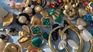 101. Распаковка лота с винтажными серьгами: Anne Klein, Trifari, Avon, Napier и другие