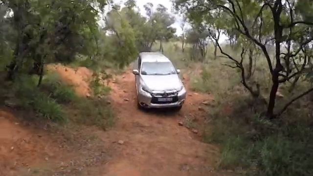 Mitsubishi Pajero Sport Review - South Africa смотреть онлайн