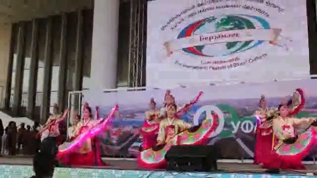 Танцевальная группа из Южной Кореи Ян Чан хи смотреть онлайн