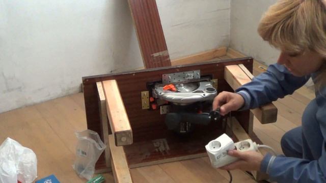 Малогабаритный распиловочный стол для циркулярной пилы. смотреть онлайн