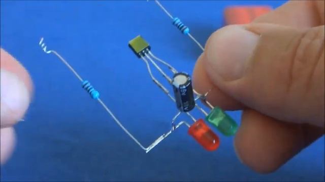 ► ElectronicsClub ★ВЫЗОВ★ ! Ну ЧО СЛАБО повторить !?!? Мигающие светодиоды на одном Транзисторе.