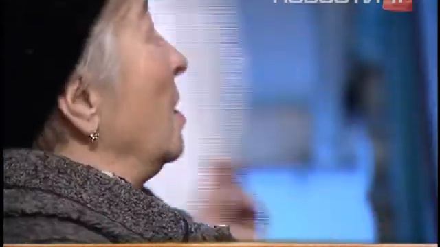 Вместо того чтобы закрыть подъезд от бездомных, для... смотреть онлайн