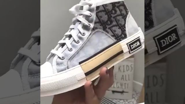 Женские высокие кеды Dior смотреть онлайн