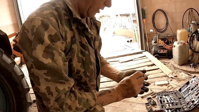 Почему отказала гидравлика на тракторе. Причина отказа. смотреть онлайн