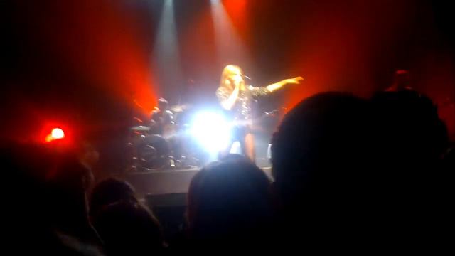 izia lives istres 2012 смотреть онлайн