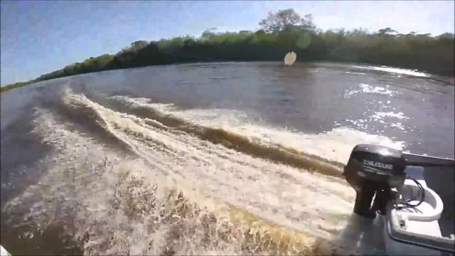 Suzuki 40hp 2T (DT40 WRS 2T) - Com comando à distância смотреть онлайн