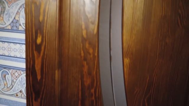 Нестандартная уличная двухстворчатая дверь с терморазрывом, двери в коттедж смотреть онлайн