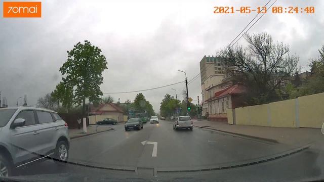 Яндекс такси едет по встречному пути г. Гомель, ул. Пролетарская смотреть онлайн