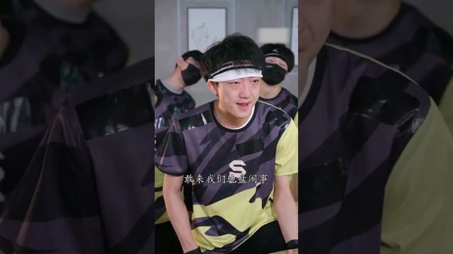 【最耀眼的你】完整版：心機女穿性感衣服引誘總裁，怎料總裁根本不吃這套，轉身投向灰姑娘的懷抱！ смотреть онлайн