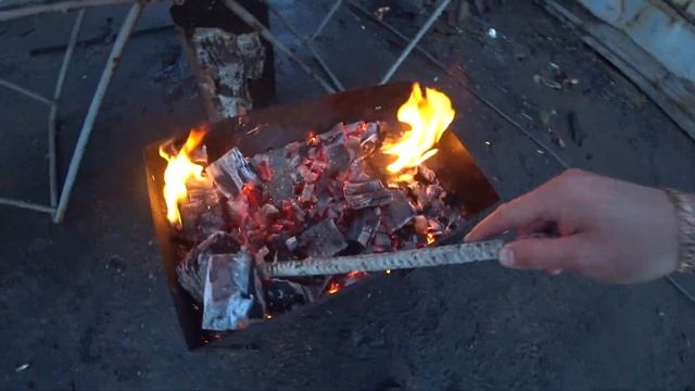 КАК ПРАВИЛЬНО ГОТОВИТЬ НА УГЛЯХ | ЛАЙФХАК ДЛЯ ЛЮБИТЕЛЕЙ ШАШЛЫКА смотреть онлайн