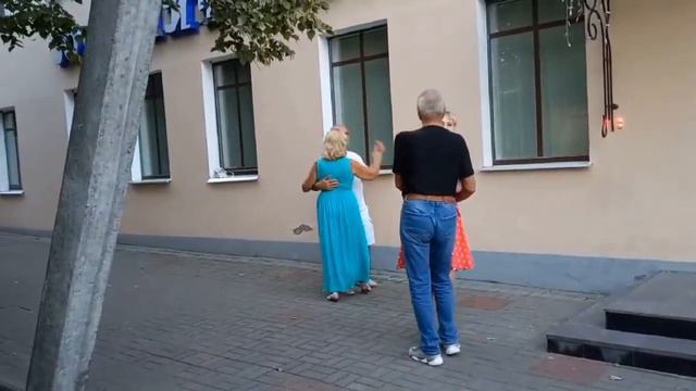 А вот и наши любимые пары.🥰 Встреча на Советской.🤗🤗🤗 смотреть онлайн