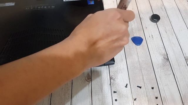 【小宅開箱】GIGABYTE AERO 15 拆解教學 Dismantling teaching смотреть онлайн