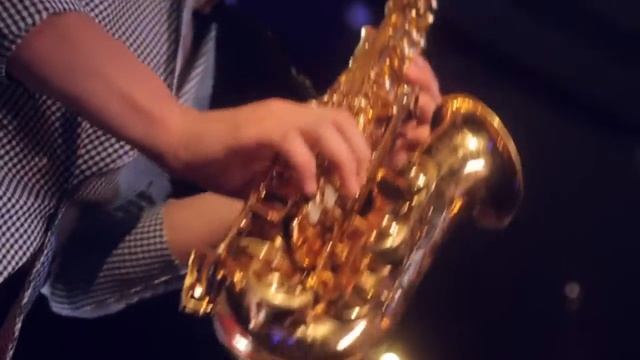 Саксофонист Du Sono Wedding saxophone смотреть онлайн
