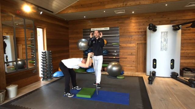 Improve Your Putting Game with Better Posture смотреть онлайн