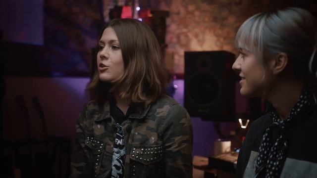 Ernie Ball: String Theory with Larkin Poe смотреть онлайн