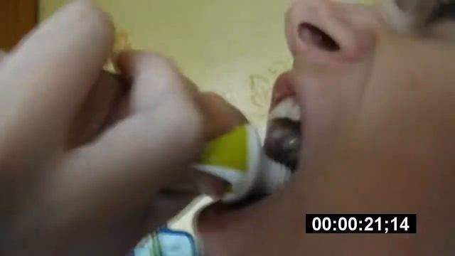 Шоу 'Обезбашенные'-Поедание острой горчицы! смотреть онлайн