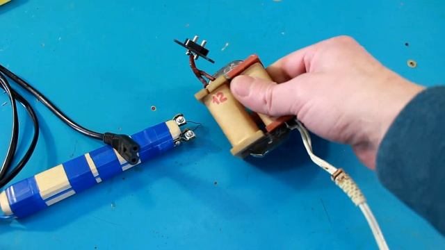 Самодельный выжигатель для уроков ТЕХНОЛОГИИ. смотреть онлайн