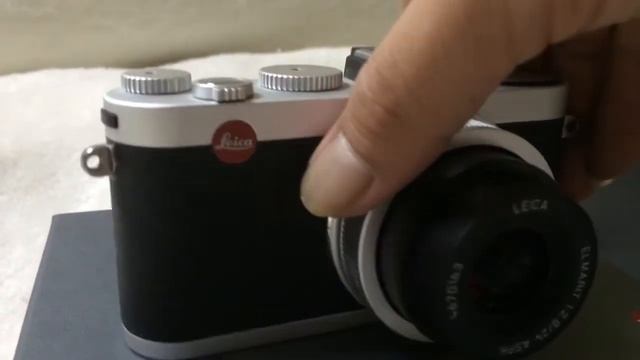 Leica X2