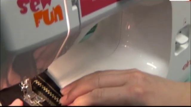 Elna Sew Fun, Green, Zebra смотреть онлайн