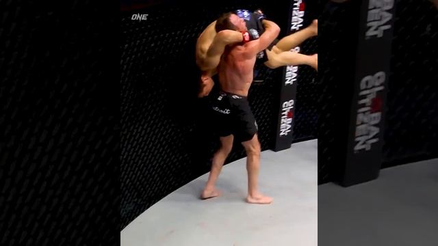 Как он его больно бросил! смотреть онлайн