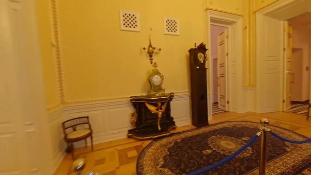 На дроне / Внутри Дворца Пусловских / Виртуальная экскурсия смотреть онлайн