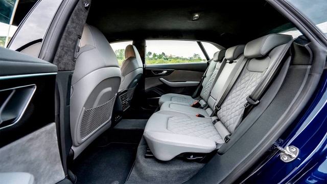 Audi SQ8 спорткар внедорожник 2021