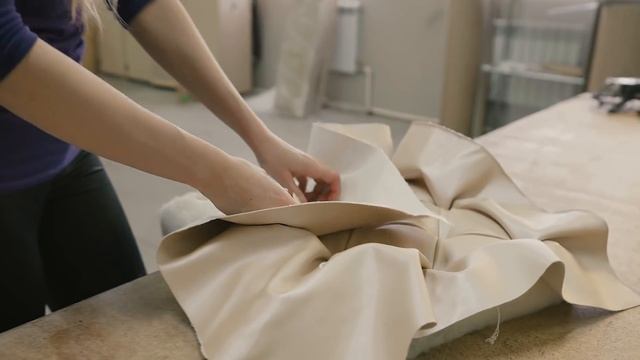 Как научиться обивке с 0 ? Каретная стяжка (тест обивщика часть 2) (Do-it-yourself furniture. DIY) смотреть онлайн