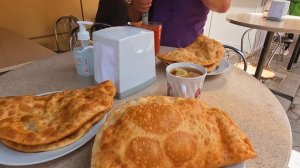 #АНАПА - ЛУЧШИЕ ЧЕБУРЕКИ, ЦЕНТРАЛЬНЫЙ РЫНОК, ОБЗОР ЦЕН! ПРОБОВАЛИ?