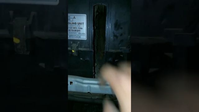 Врезка салонного фильтра Mitsubishi Carisma смотреть онлайн