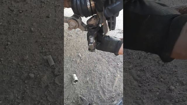 Хороший съемник для снятия шаровых и рулевых наконечников смотреть онлайн