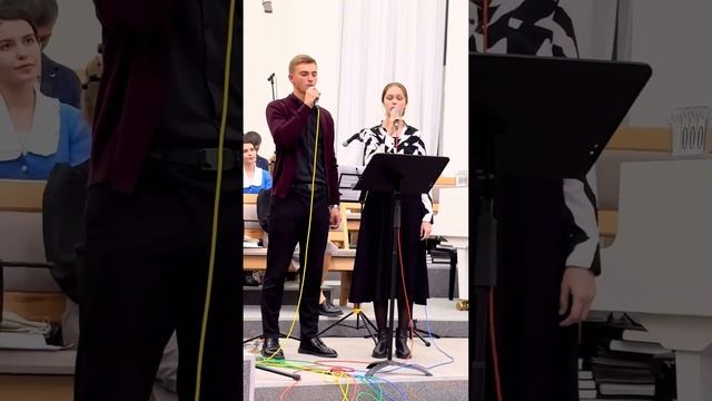 Оставив дом, забыв отца, ушёл далёко. Ушел в края, где счастья нет, где одиноко… | дуэт смотреть онлайн