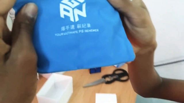 Unboxing of GAN 354 V2 , MGC 2X2 M, YUXIN Little magic pyraminx смотреть онлайн