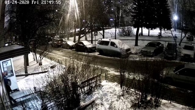 Москва, Ясенево, уютная камера во дворе. Live ptz. смотреть онлайн