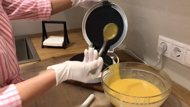 ВАФЕЛЬНЫЕ ТРУБОЧКИ!кокосовый крем с варенной сгущенкой. смотреть онлайн