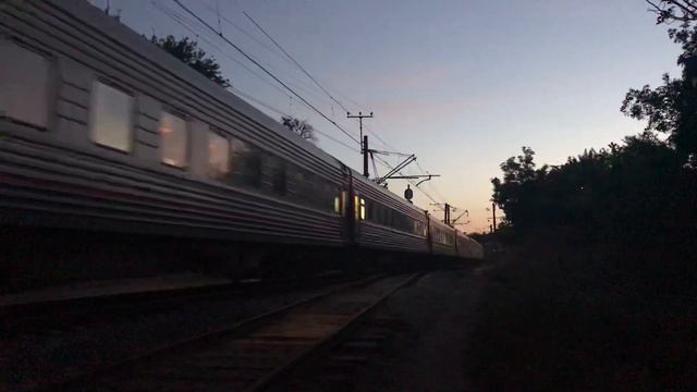 ВЛ10-1885 с поездом №092С Севастополь-Москва [КЖД 2021] смотреть онлайн