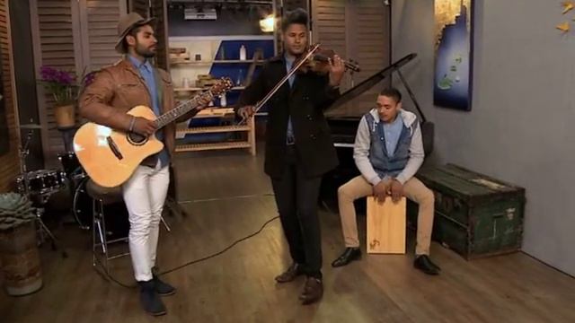 Acoustic Element Performs 