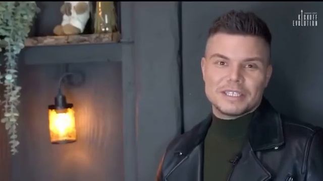 Павел Кортан, краткая биография о себе. Визажист Essens, создатель косметики MUST HAVE EDITION смотреть онлайн
