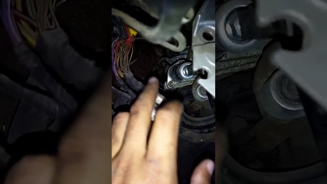 замена главного цилиндра( сцепление) ауди 80. смотреть онлайн