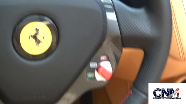 Ferrari California in 1080P HD - w/ convertible hard top down & interior shots смотреть онлайн