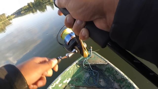 Ловля судака и окуня | Рыбалка на спиннинг | Обидный сход смотреть онлайн