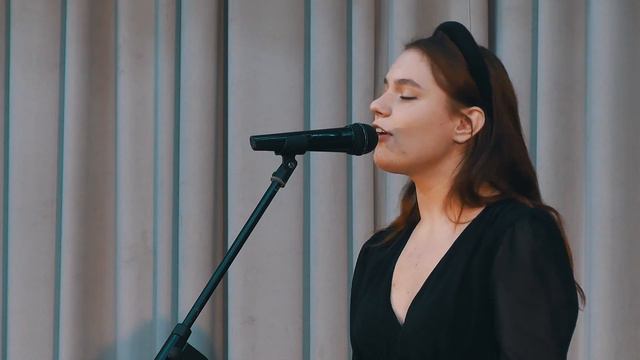 Кавер на песню Adele - Set Fire To The Rain в исполнении Зенкевич Ульяны смотреть онлайн