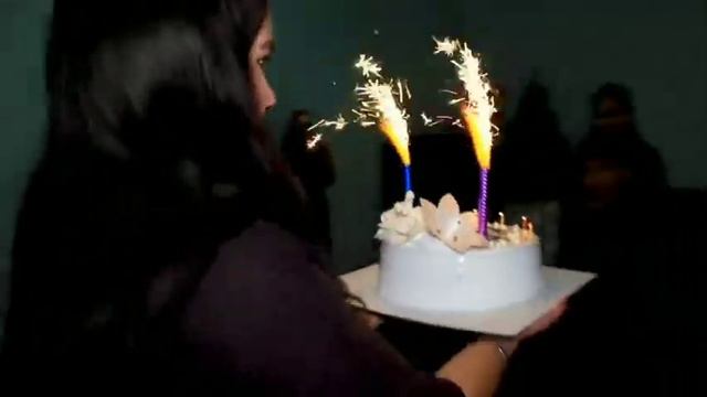 Dilbar aya Tavallud ayyomingiz muborak bo'lsin yana birbor Flowers Jamoasi sizni Tabriklaydi. смотреть онлайн