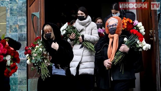 ДО СЛЁЗ | Почему вдова Андрея Мягкова не смогла проститься с любимым мужем смотреть онлайн