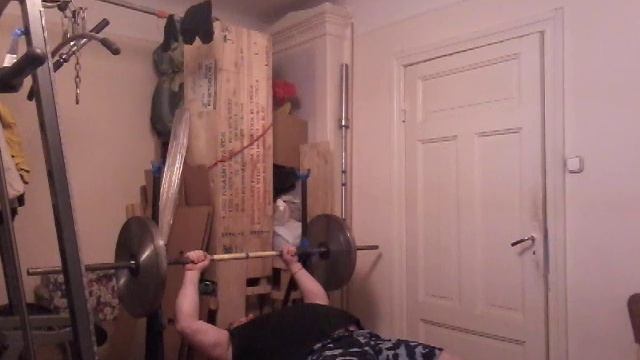 Жим лёжа 88серия, 14подход 105кг 1р,Svara stieņa spiešana guļus 88sērija, 14piegājiens 105kg 1r смотреть онлайн