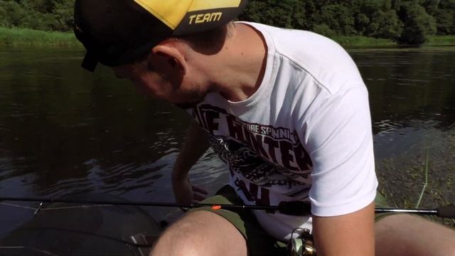 ТАМ ГДЕ КЛЮЁТ ЖЕРЕХ // Рыбалка сплавом на новой лодке смотреть онлайн